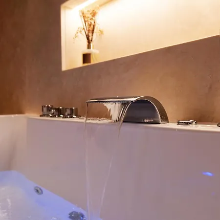 Heysuite Classic - Luxury House - Navona בית הארחה *