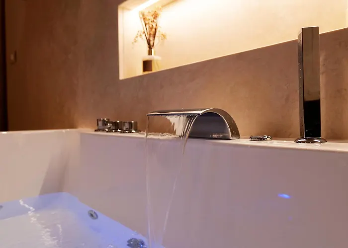 Heysuite Classic - Luxury House - Navona بيت ضيافة 4*